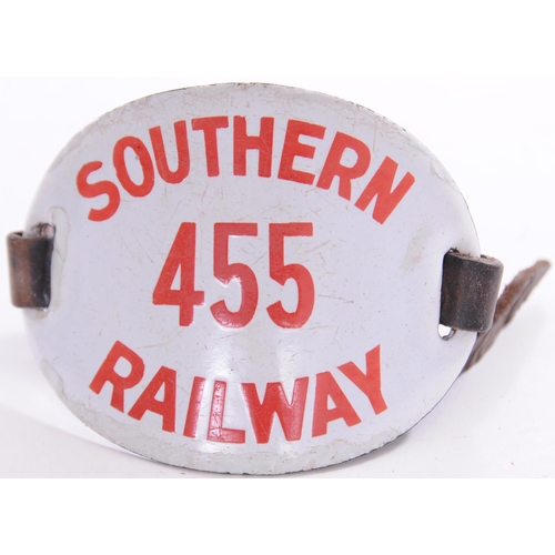 829 - Armbands, SOUTHERN RAILWAY, 455 + BR SOUTHERN, 749, enamel. (2)