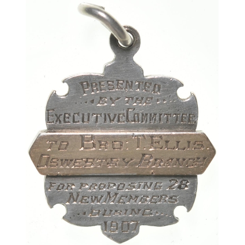 942 - ASLEF silver medallion, BRO T ELLIS, OSWESTRY BRANCH, For Proposing 28 New Members During 1907, 1¼