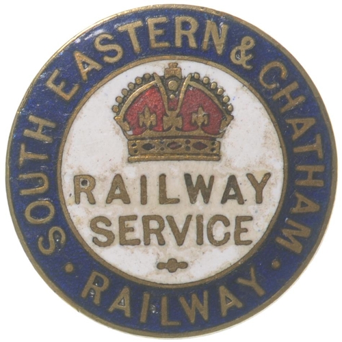 977 - First World War badge, SOUTH EASTERN & CHATHAM RAILWAY, RAILWAY SERVICE, brass/enamel, 1