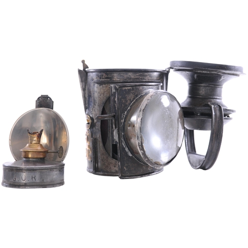 345 - An MS&LR / Great Central Railway three aspect sliding knob handlamp with a large brass plate, GCR 11... 