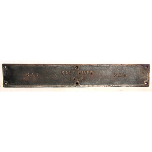 189 - Metropolitan Cammell C&W cast alloy LT 1938 stock door step tread, nicely mounted with brass screws,... 