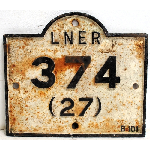 198 - LNER (Great Central pattern) C/I bridgeplate 