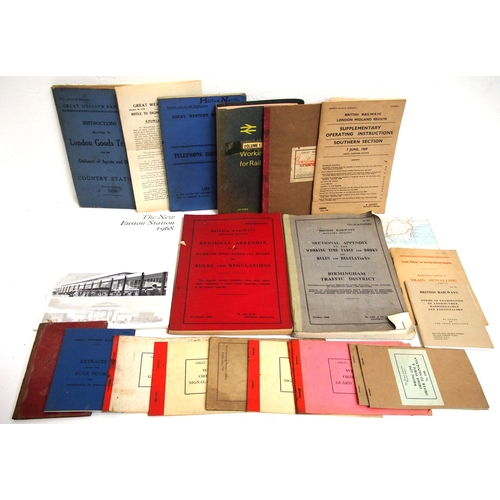 364 - Quantity of booklets & paperwork including BTC memo paper, Leamington Spa 1969 timetables, GWR singl... 