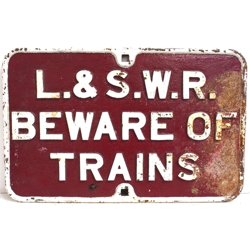 443 - London South Western Railway C/I beware of trains notice (BTLS101), 26 7/8