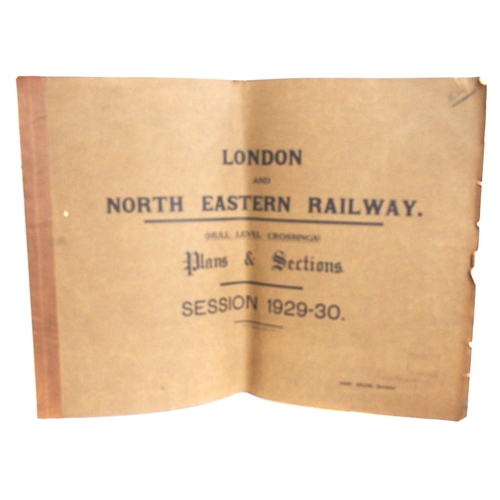 504 - LNER Plans & sections - Gainsborough Deviation, Hull Level Crossings, Saundby to Cantley, three file... 