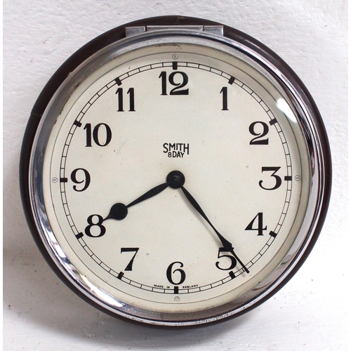 516 - GWR Smiths 8 Day wall clock, Bakelite cased (crack repaired) No 3983, missing bottom latch catch (st... 