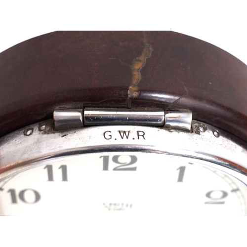 516 - GWR Smiths 8 Day wall clock, Bakelite cased (crack repaired) No 3983, missing bottom latch catch (st... 