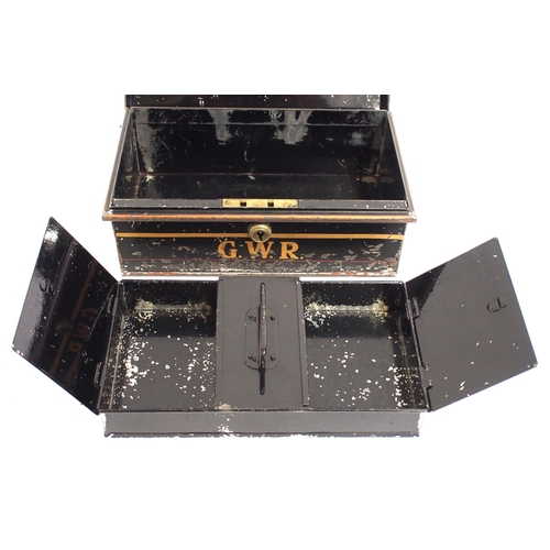 627 - GWR tinplate cash box with three internal compartments & correct key, 10½