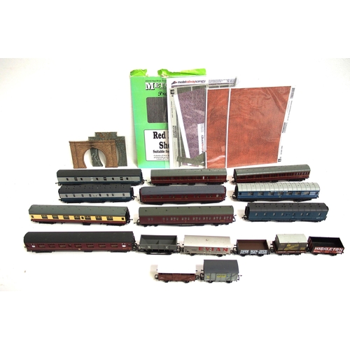 676 - Selection of OO gauge model railways items including wagons, coaches, controllers (not tested) etc -... 