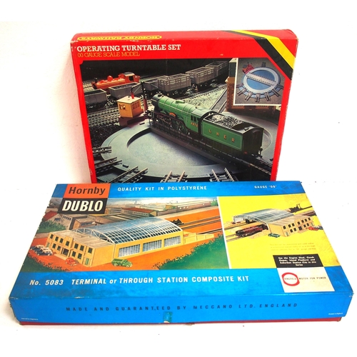 710 - Selection of Hornby Dublo & later Hornby 00 gauge boxed infrastructure including Dublo station, subu... 