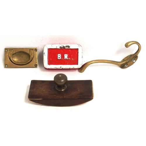 769 - BR C/I paperweight (GWR pattern), GWR brass coat hook, GWR recessed brass draw handle, SR ink blotte... 