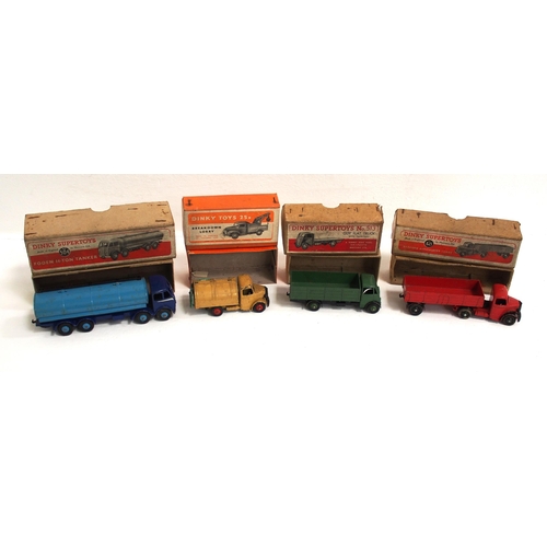 777 - Dinky Supertoys - Bedford Articulated lorry, Foden 14 ton tanker both in correct boxes, Guy high sid... 