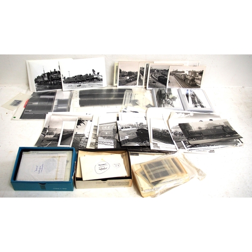 786 - Quantity (box) of black & white postcard & some larger format photographs covering most Regions, som... 