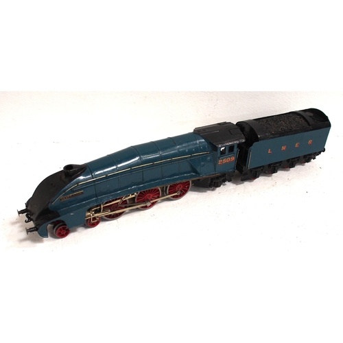 891 - Gauge 1 (three rail) hand built Gresley A4 Pacific 2509 Silver Link with centre pick ups (motorised ... 