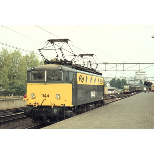 581 - 35mm colour slides in 4 slide boxes, industrial & main line take in the 1970s, Bridport Branch, High... 