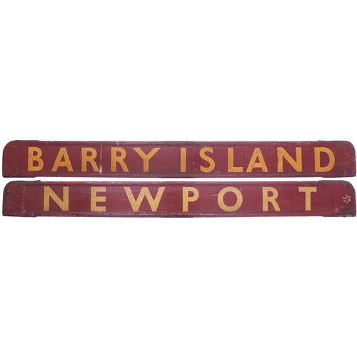 42 - A carriage board, NEWPORT-BARRY ISLAND, used on local services in South Wales. Painted wood, length ... 