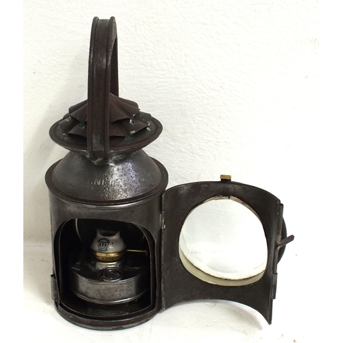 326 - LNER (GNR pattern) 3 aspect small handlamp with correct reservoir, excellent condition. (A2) (Dispat... 