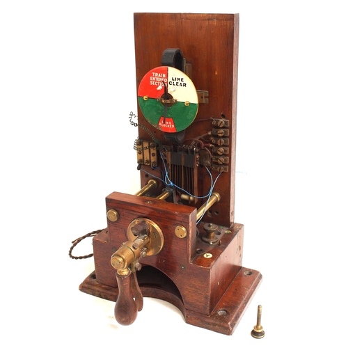 490 - GNR pegging block instrument with Radcliffe's patent trigger, needle free moving. (B3) (Dispatch by ... 