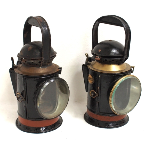 777 - GWR fogging 4 aspect handlamps, one older Swindon made both with brass number plates (21542 & 28989)... 