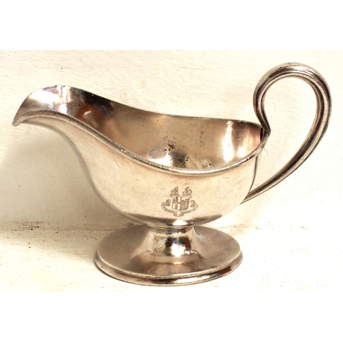 899 - GWR Hotels crested (crisp) gravy boat by Elkington, good condition - a hansom piece. (A2) (Dispatch ... 