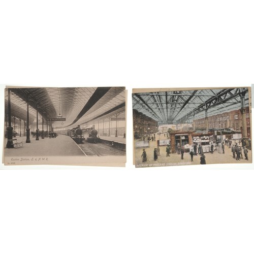 393 - Railway postcards, infrastructure, stations, bridges, etc, a good variety, in plastic sleeves. (36) ... 