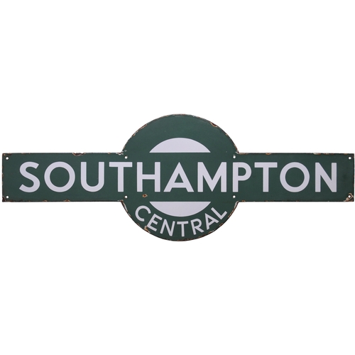 215 - A Southern Railway target sign, SOUTHAMPTON CENTRAL, excellent colour and shine, edge chipping as is... 