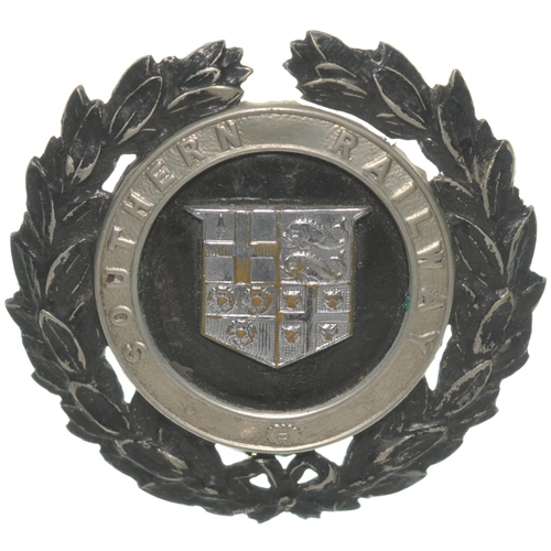 A Southern Railway Police helmet badge, nickel with chrome coat of arms, 2¾" diameter. (Postage Band: B)