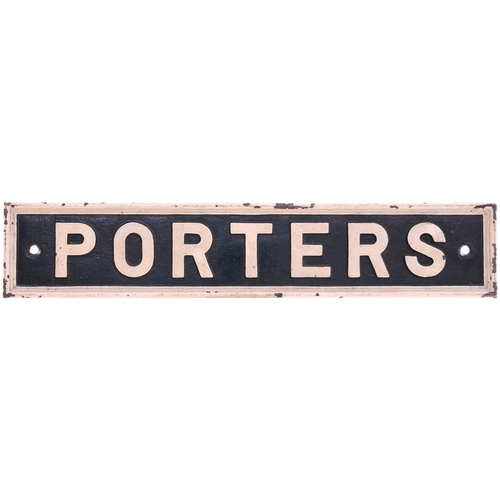 433 - A GWR pre-grouping doorplate, PORTERS, cast iron, 17¾