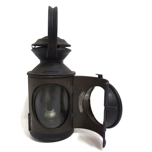 172 - LNER (GC Pattern) 3 aspect handlamp with bull's eye lens, a very attractive small handlamp complete ... 