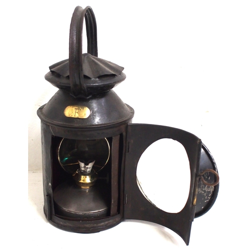 273 - LSWR (E) 3 aspect handlamp complete in original condition, enamel 