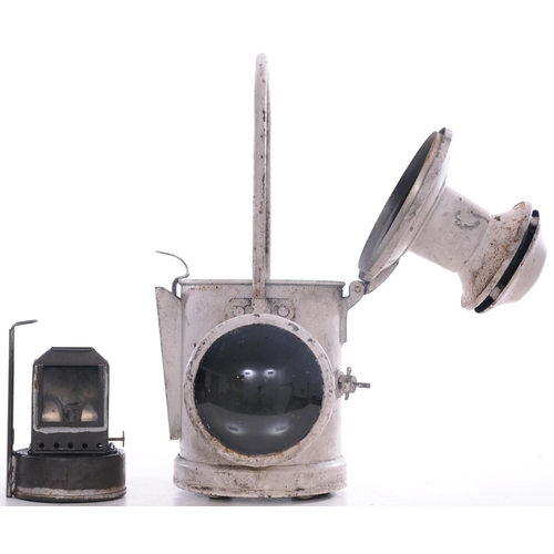 340 - BR(E) loco headlamp, complete with interior and flip-over glass slide, original condition. (B1)(Disp... 