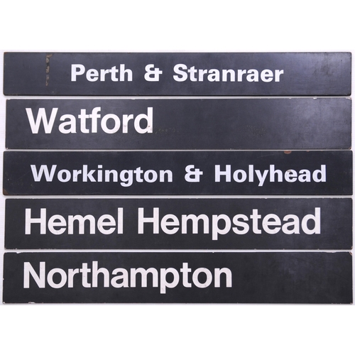 359 - Euston departure indicator boards, PERTH & STRANRAER/NORTHAMPTON, WATFORD, NORTHAMPTON, HEMEL HEMPST... 