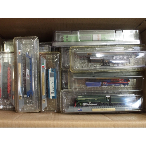 612 - N Gauge static models in original packaging - large quantity in one box, UK & overseas. (D4X) (Dispa... 