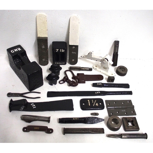 747 - GWR selection of workshop handtools, two rolling stock lamp irons, wagon door catch, C/I hinge, gate... 