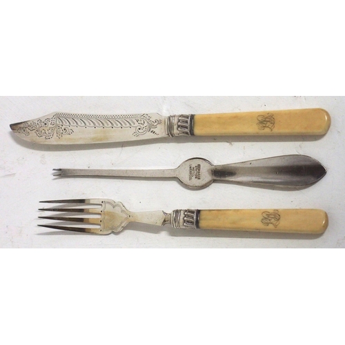 764 - L&YR Exchange Station Hotel lobster pick by Elkington, L&YR bone handled fish knife & fork good qual... 