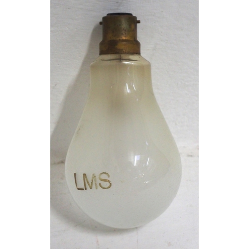 822 - LMS bayonet light bulb 5¼