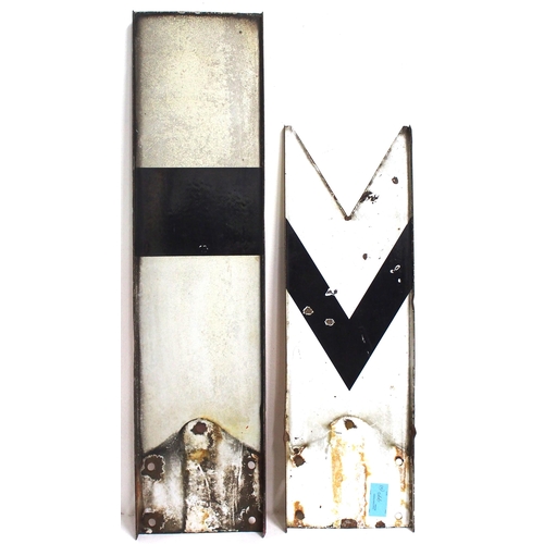 990 - Five BR enamel upper quadrant signal blades, Distant 33