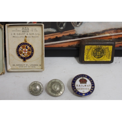 162 - Selection of Great Eastern Railway small items - C/I paperweight, WW1 Service badge (good), JR Gaunt... 