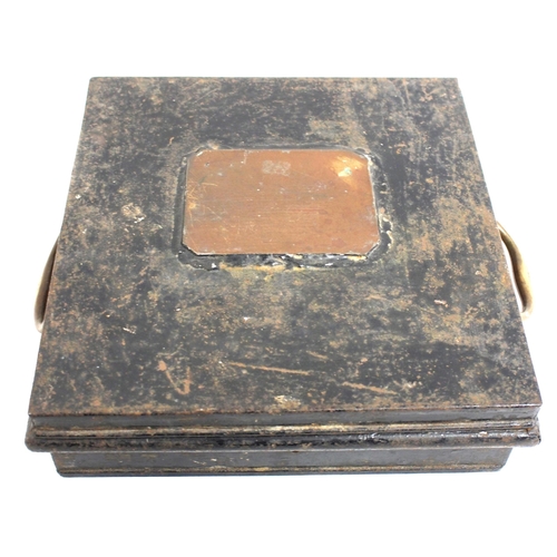 350 - GWR tinplate pay check carrying tin with original brass stamped lock & key containing two trays & 16... 