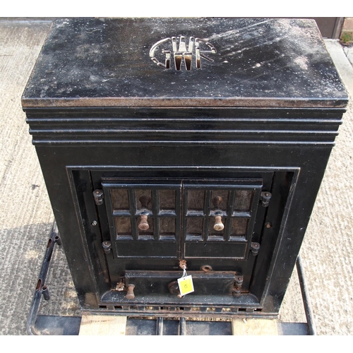 823 - GWR domestic C/I stove manufactured by the Cozy Stove Co England, 1930s design with roundel 