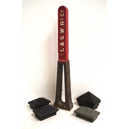 1462 - LSWR C/I Boundary post, 35