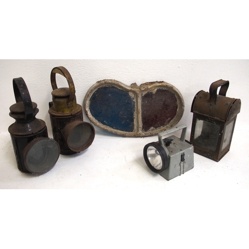 Four lamps for spares/repair as per image & small signal spectacle plate with glasses. (5) (B4X) (Dispatch by P&P Agent/Collect from Banbury Depot)
