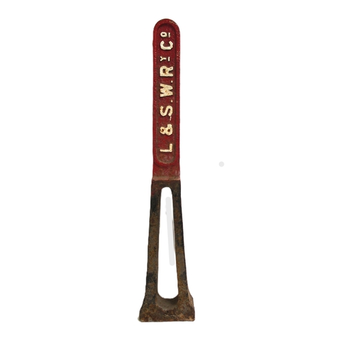 1264 - LSWR C/I Boundary post, 35