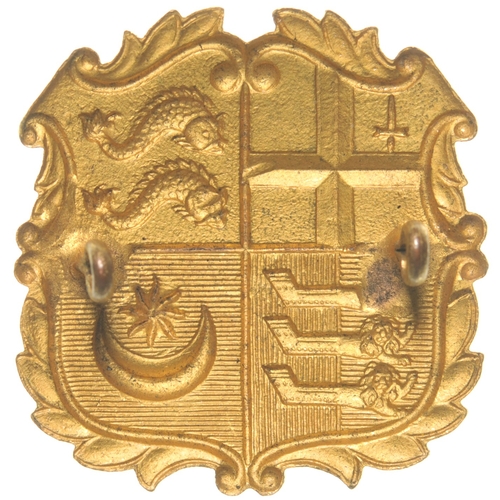 37 - An LB&SCR cap badge featuring the company coat of arms, gilt, 1½