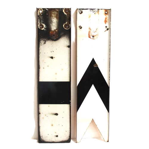 1039 - BR Home & Distant enamel signal blades, 42