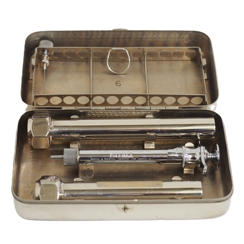 1055 - BR(LMR) Medical Dept. Bell & Croydon London hyper dermic syringe stainless steel case with some cont... 