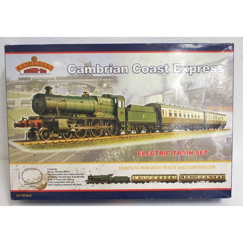 515 - Bachmann 00 Gauge train set - containing 7811 Dunley Manor & two Collett coaches only, box poor, mod... 
