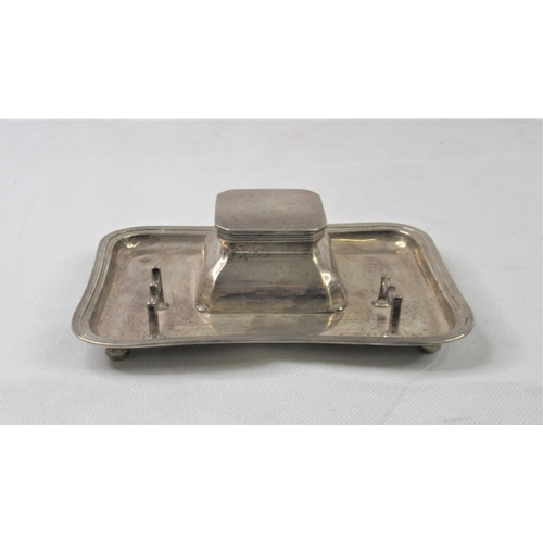 31 - A Silver Inkwell/Stand, Goldsmiths & Silversmiths Company, London 1917. Approx. 19 x 14cm. Weight ap... 