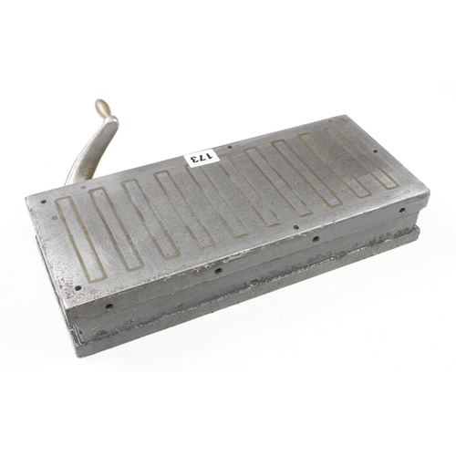 173 - An engineers magnetic block G
