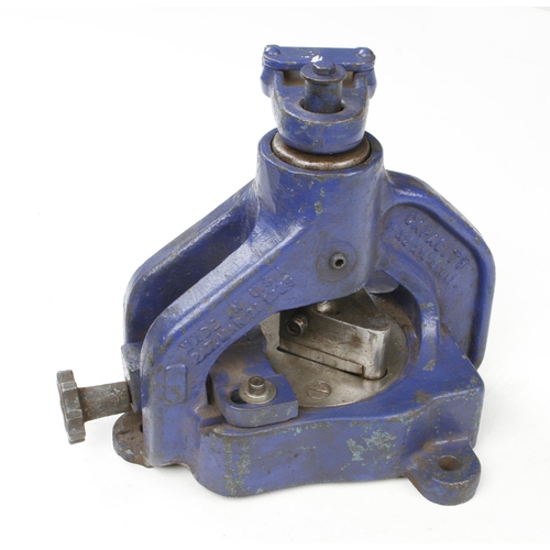 176 - A heavy WHITNEY Metal Tool Co No 50 metal punch G+